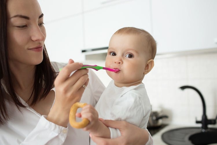 Mükemmel Bebek Ağız Bakımı için 4 Tüyo