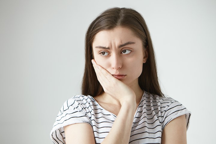 Dişlerimin Yamuk Olması Kaderim mi? 1 Diş Eğriliğini Düzeltmenin En Etkili Yolları